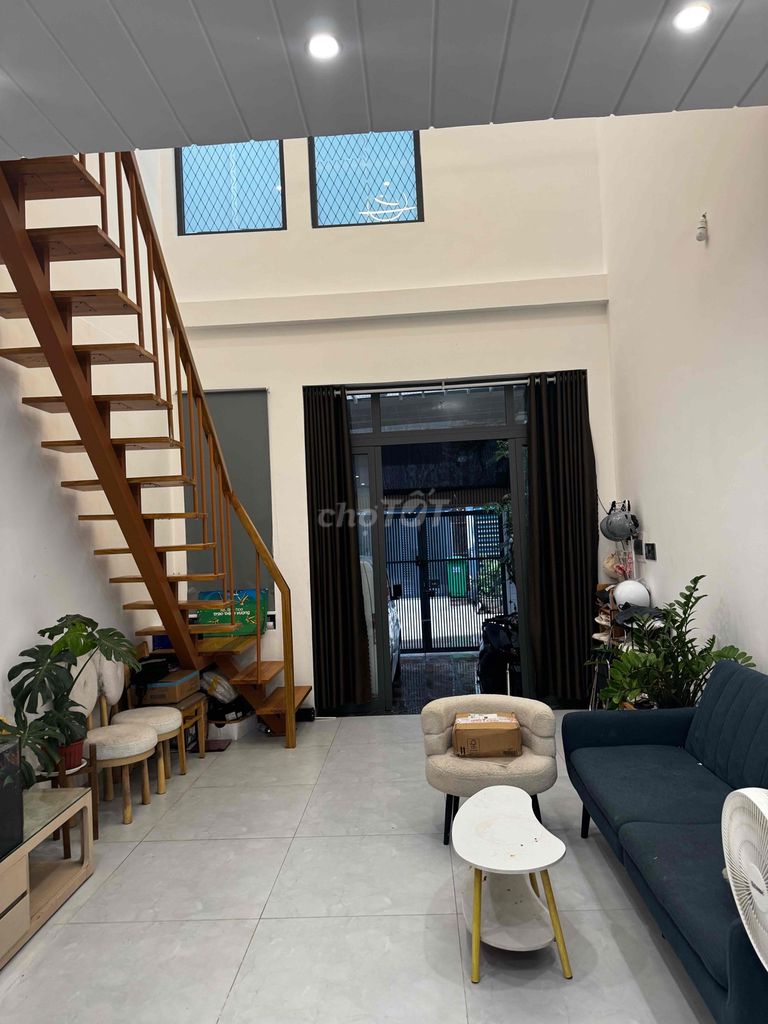 Rent the entire main alleyway.