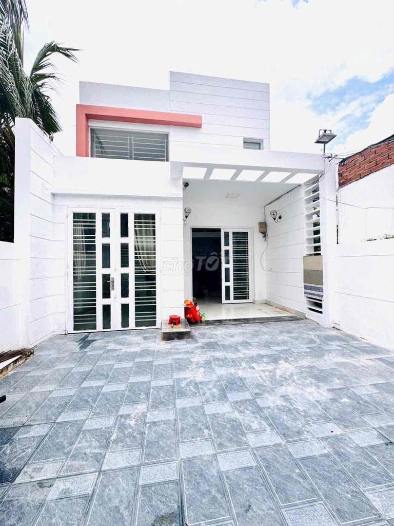 Rent Lê Văn Lương wide house - 6 x 25 M - 3 bedrooms