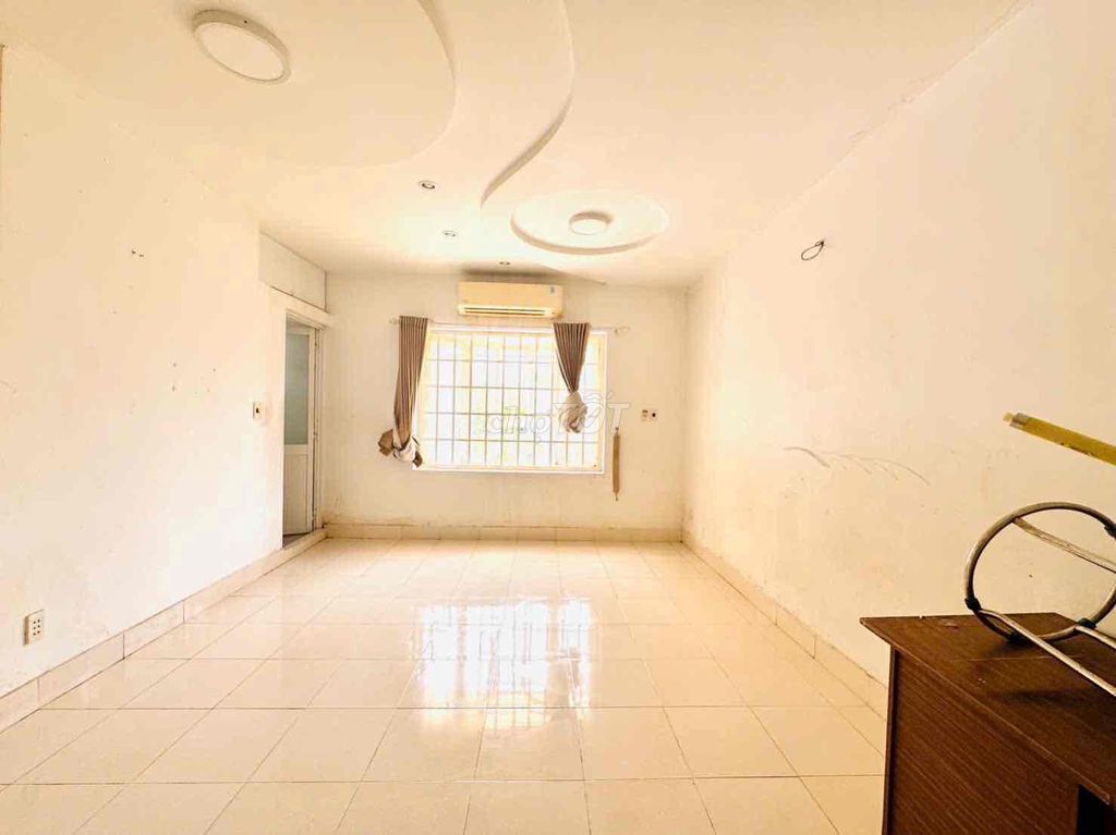 Rent Lê Văn Lương wide house - 6 x 25 M - 3 bedrooms