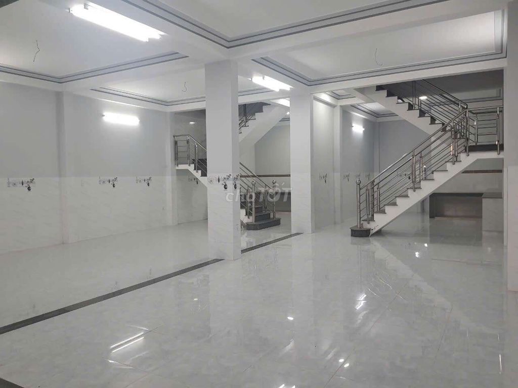 Rent one nguyễn ảnh thủ 9 m x 30 m 3 floors only 60 million