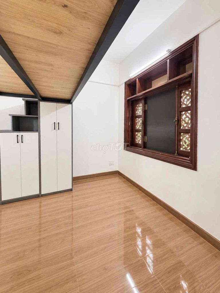 Rent a room cheaply near aeon Q2 commercial college