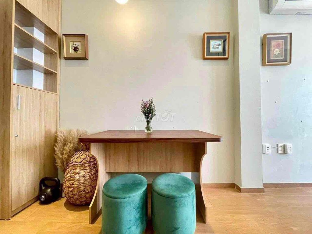 The apartment is Vincom Nguyễn Xí, via blue line, Bình Thạnh.