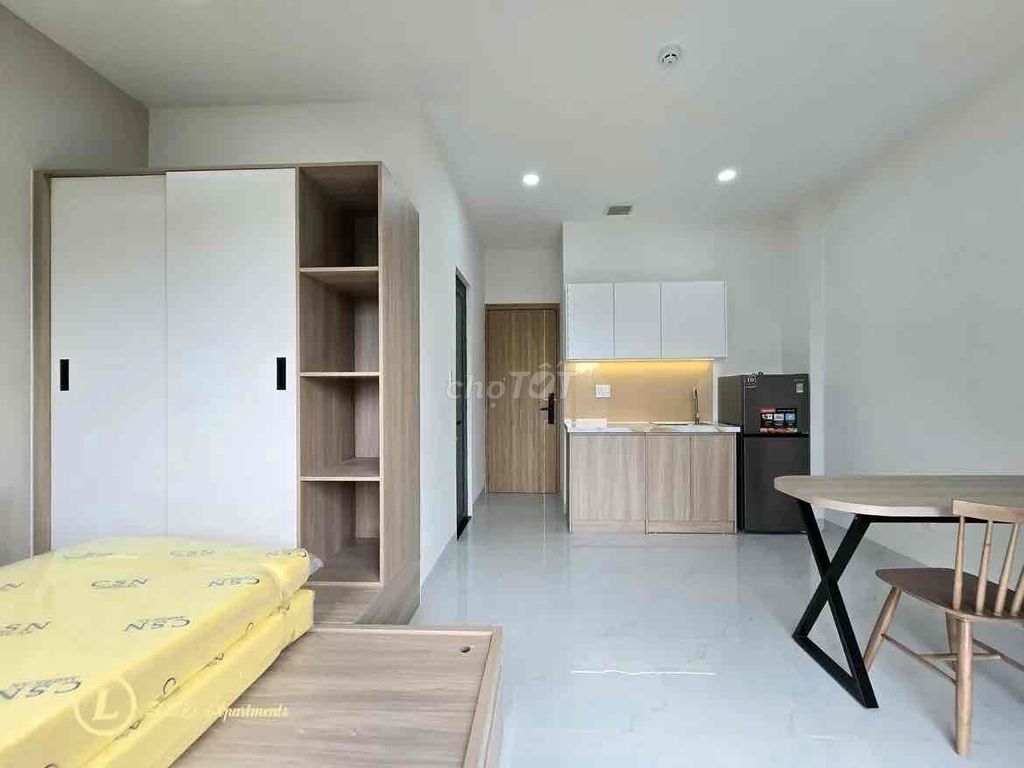 Rent the open balcony apartment - full interior right on the diamond island