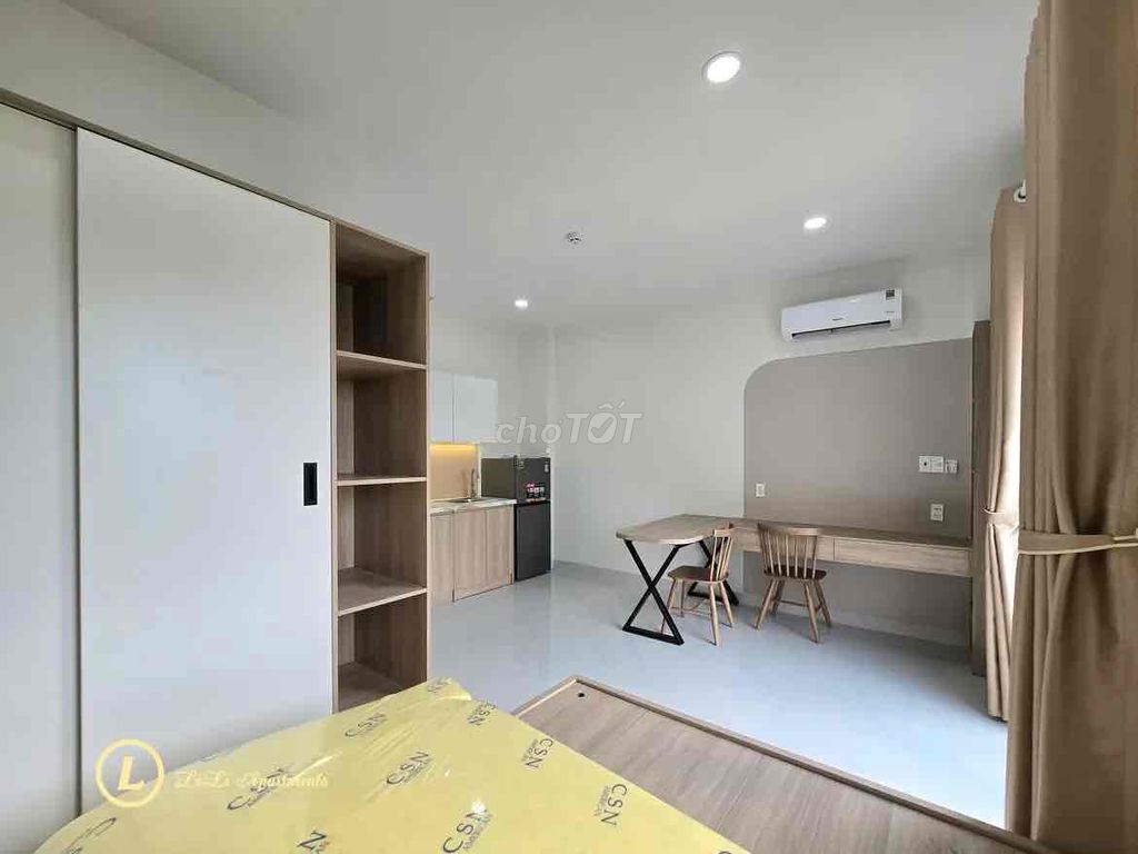 Rent the open balcony apartment - full interior right on the diamond island