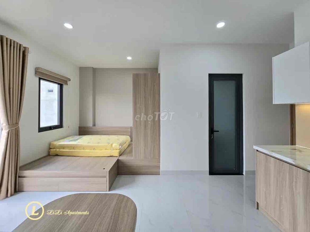 Rent the open balcony apartment - full interior right on the diamond island