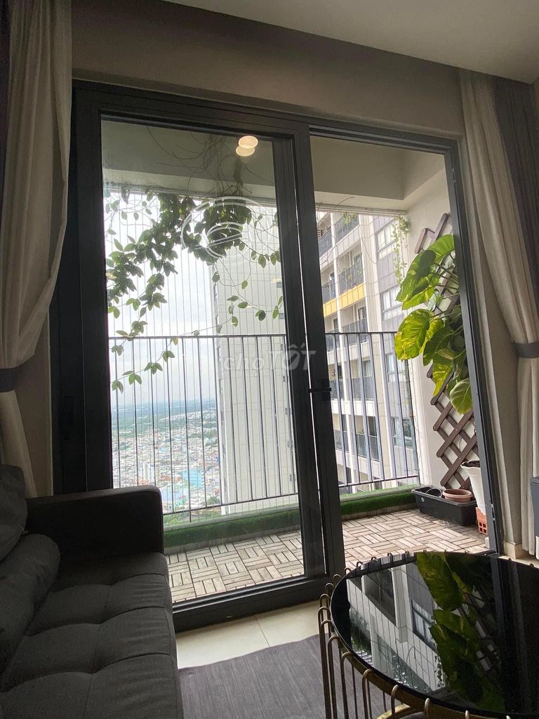 Rent the Pega Suite District 8, 2 bedrooms. A full interior toilet.