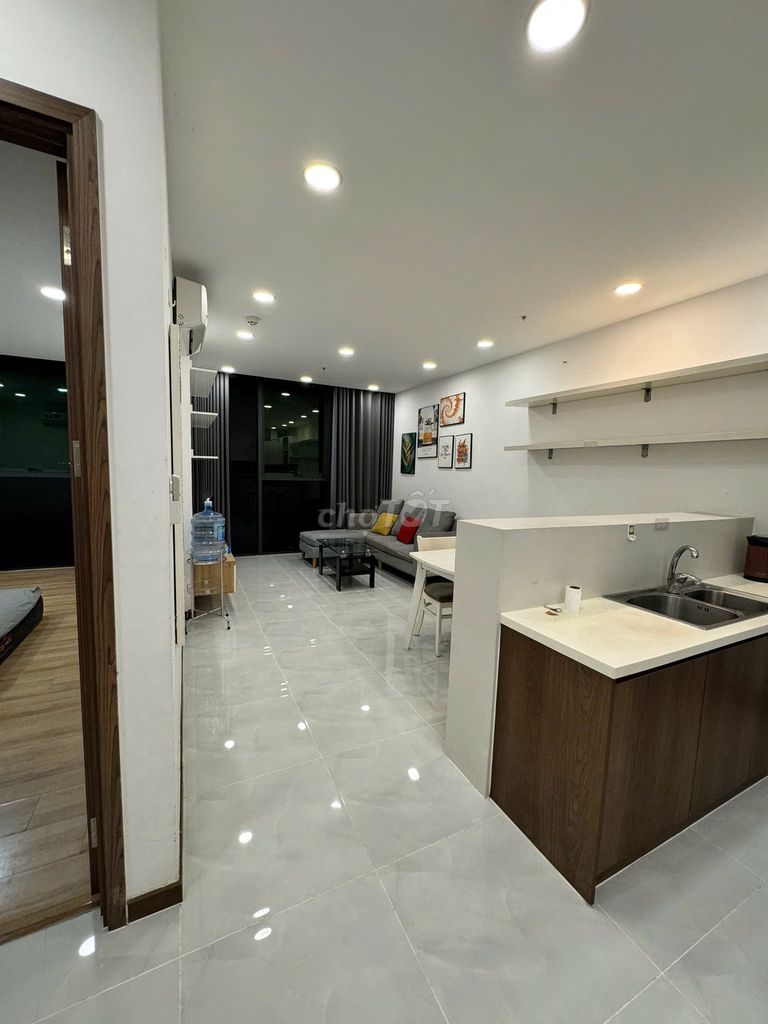 We need to rent Calla Garden B. Neat area 70 meters, two bedrooms, two 9 million toilets.