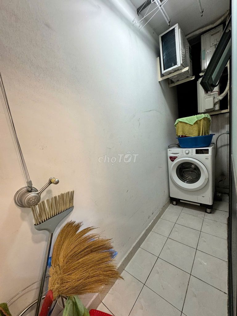 We need to rent Calla Garden B. Neat area 70 meters, two bedrooms, two 9 million toilets.