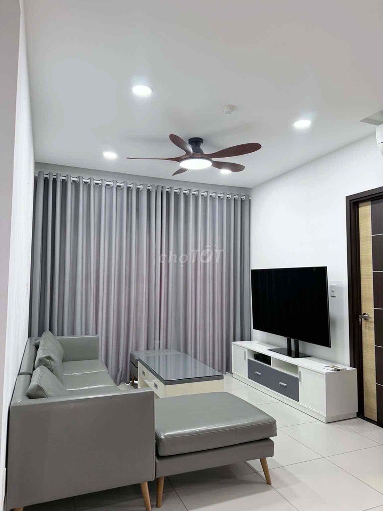 xi grand county 10-- 3 bedrooms 90 M2, high level wide view-- 25 million a month.