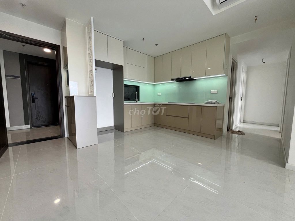 - Rent the corner of the three bedrooms ntcb at Victoria Village.