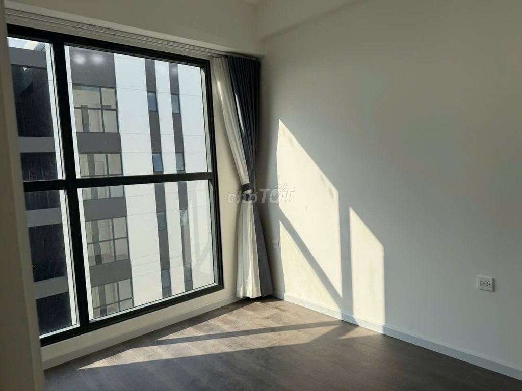 - Rent the corner of the three bedrooms ntcb at Victoria Village.