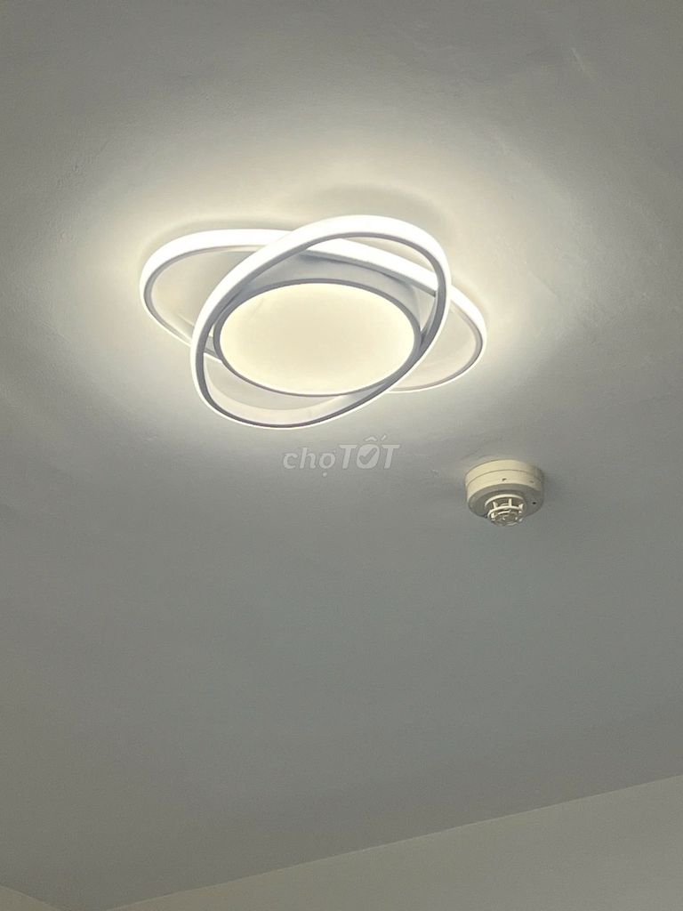 - Rent the corner of the three bedrooms ntcb at Victoria Village.