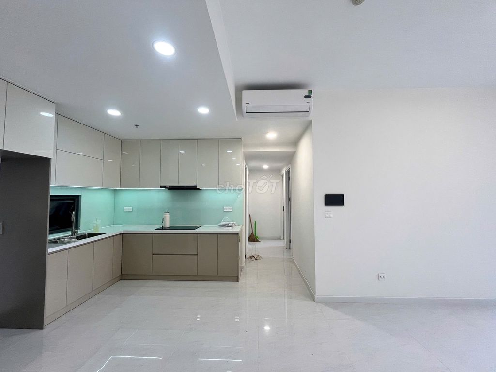 - Rent the corner of the three bedrooms ntcb at Victoria Village.