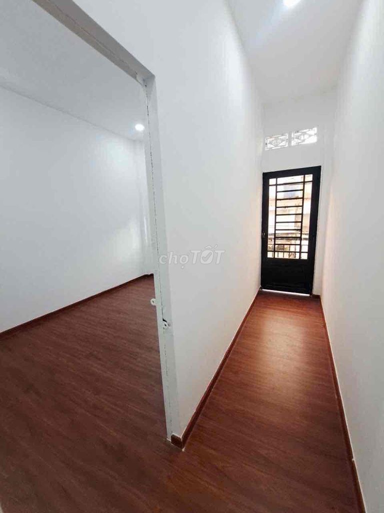 New 4 x 18 meters 1 floor (3 bedroom 2 toilets) 5 meters of automobile. Gò Xoài. Bình Tân