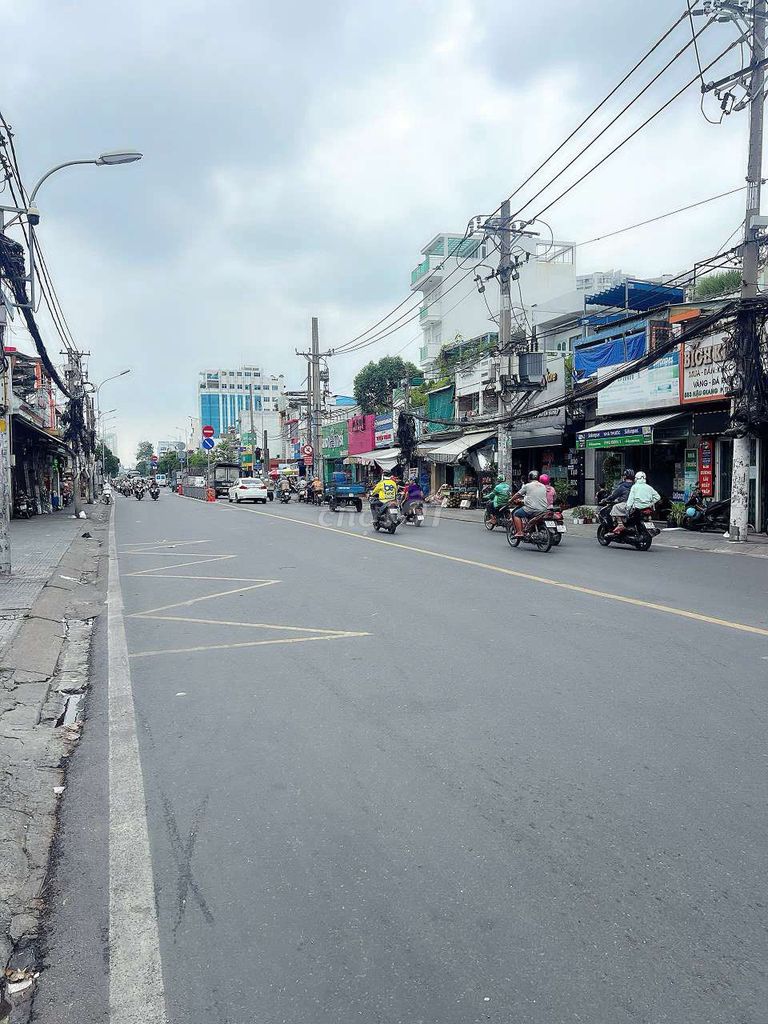 Renting cash houses Phạm Văn Chí District 6.
