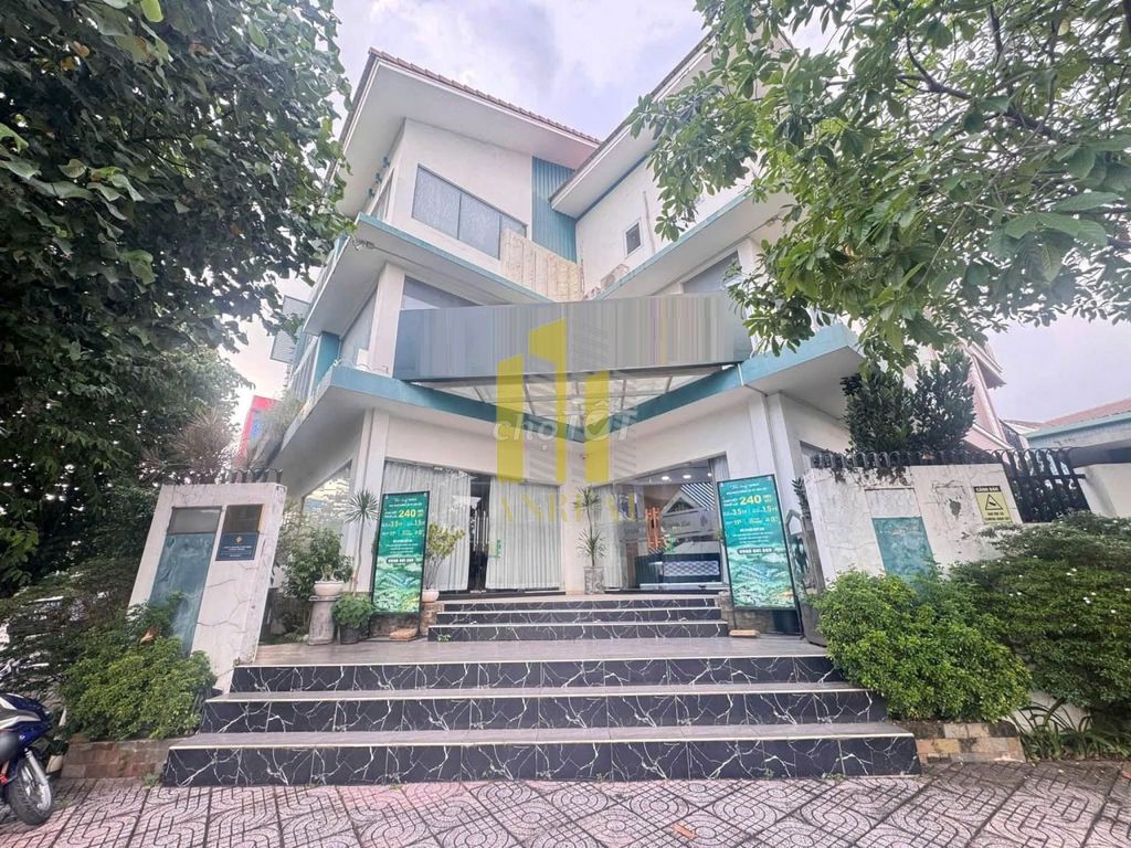 Rent the villa. Two-sided Cao Đức Lân at 110 million.