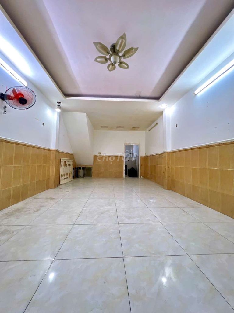 Rents 364 bids, 3 bedrooms, 9 million refrigerators, 4-M alleys.