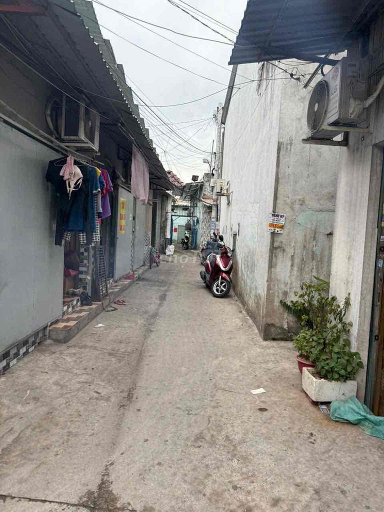 Rent house 576 Hồ Ngọc Lãm Bình Trị Đông B Bình Tân area 21 meters at 4 million5