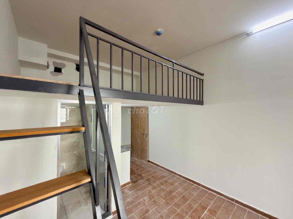 New boarding room was built near the iron bridge at Vườn Lài.
