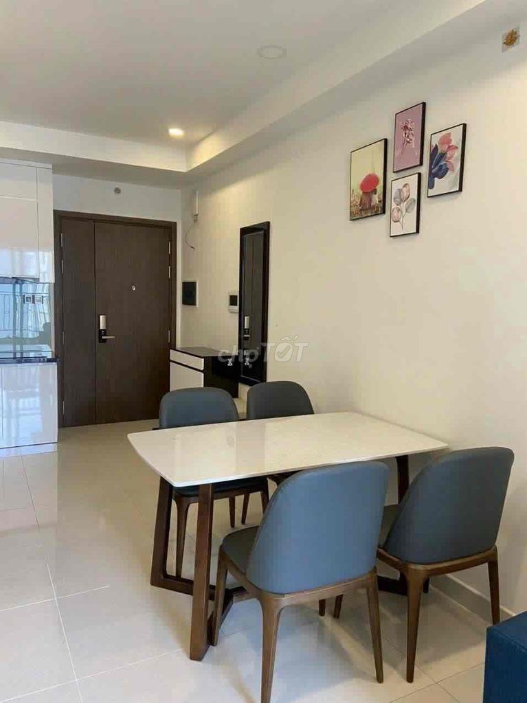 The apartment is full of furniture in Saigon Royal Bedrooms.