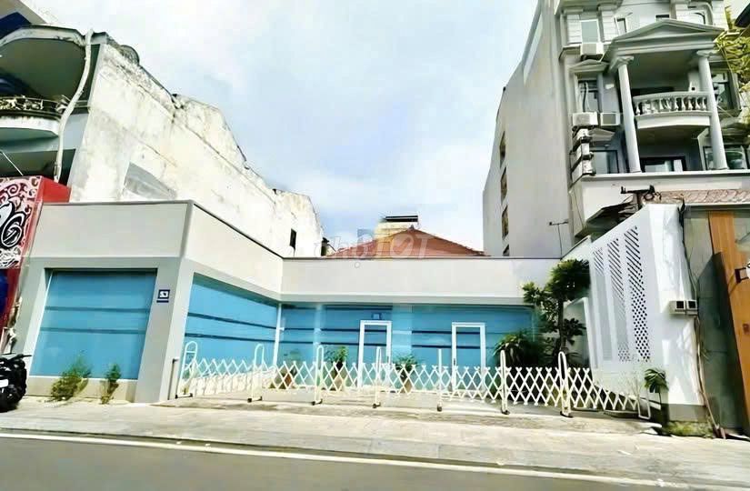 Rent cash 53 Đặng Dung, District 1 – across 15 M, 300 M2 - 90 million.