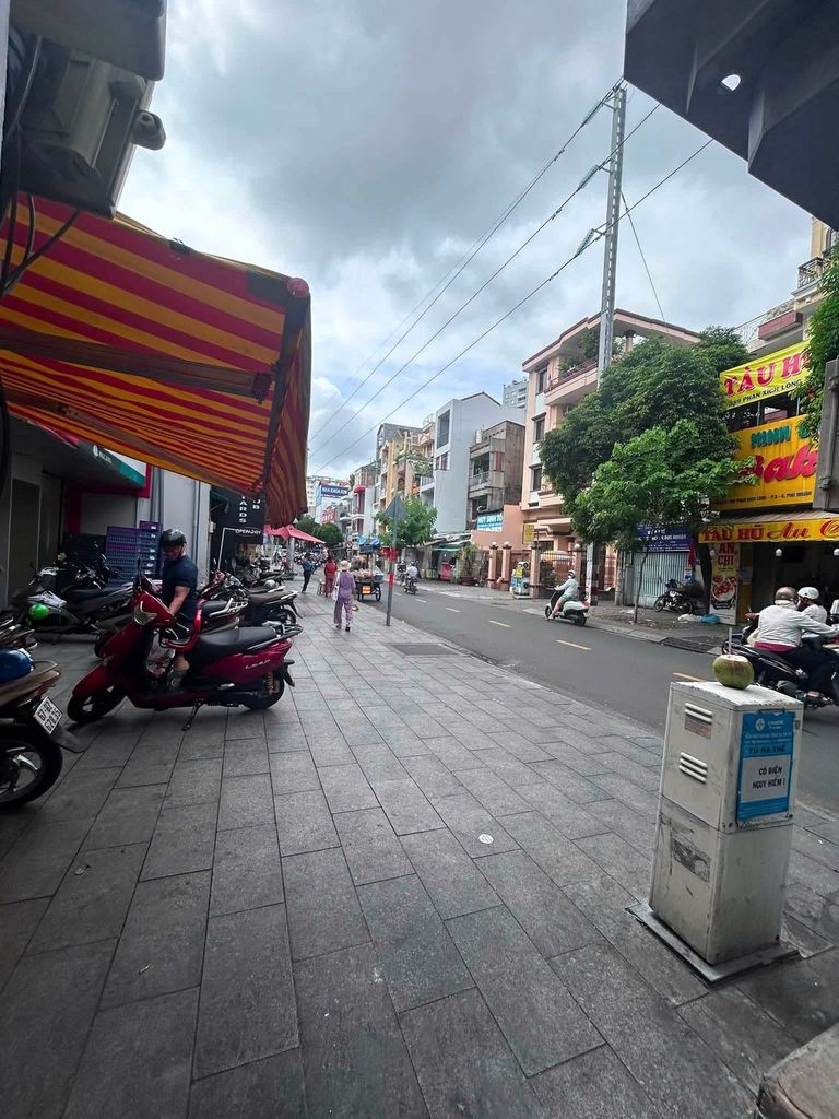So let's say that's equal to 478 Phan Xích Long, qpn minus 7 M, dd, 35 million.