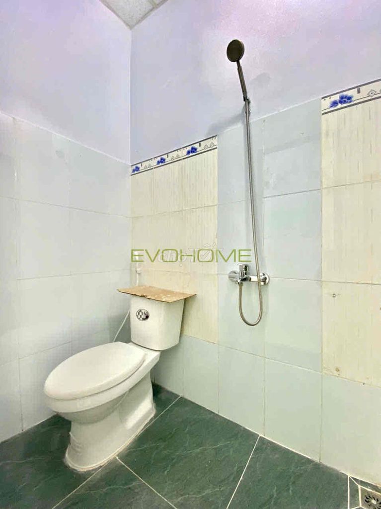 30 meters wide, right in front of Nguyễn Văn Quỳ, which is UFD, kcx