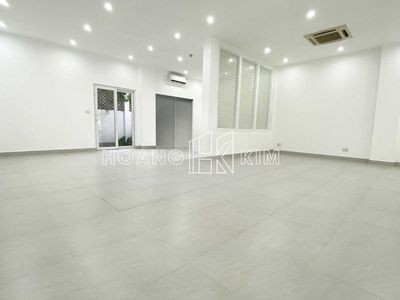 To rent Hoàng Hoa Thám * 9 X22 M * 2mm 2 floor * wide court
