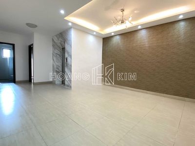 To rent Hoàng Hoa Thám * 9 X22 M * 2mm 2 floor * wide court