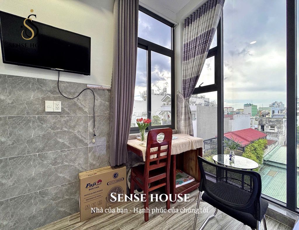 Studio View Glass, Nguyễn Sơn -- Wild toilet -- Full Building