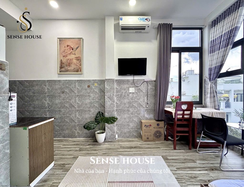 Studio View Glass, Nguyễn Sơn -- Wild toilet -- Full Building