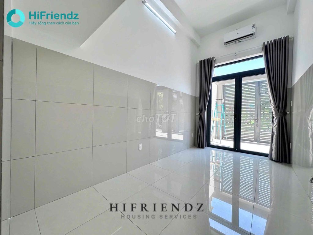 Cheap motel room - private washing machine studio convenient to District 8
