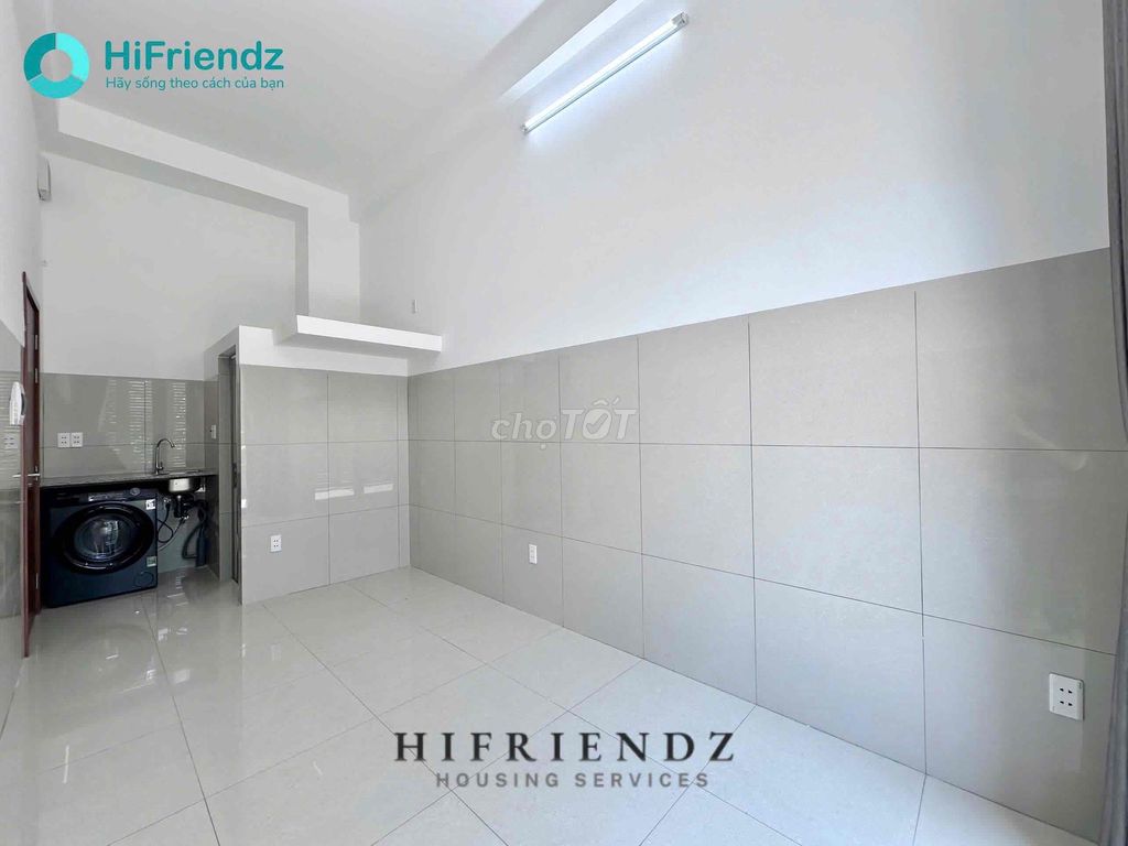 Cheap motel room - private washing machine studio convenient to District 8
