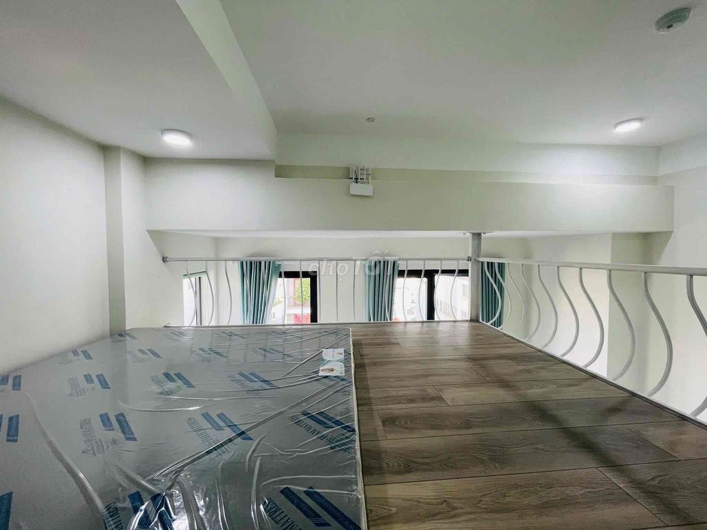 renting rooms with windows - sky and balconys near a dedicated university