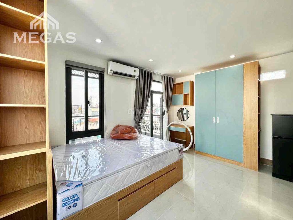 The upper-level mini apartment - full topping - pull the suitcase in is near ALSBt