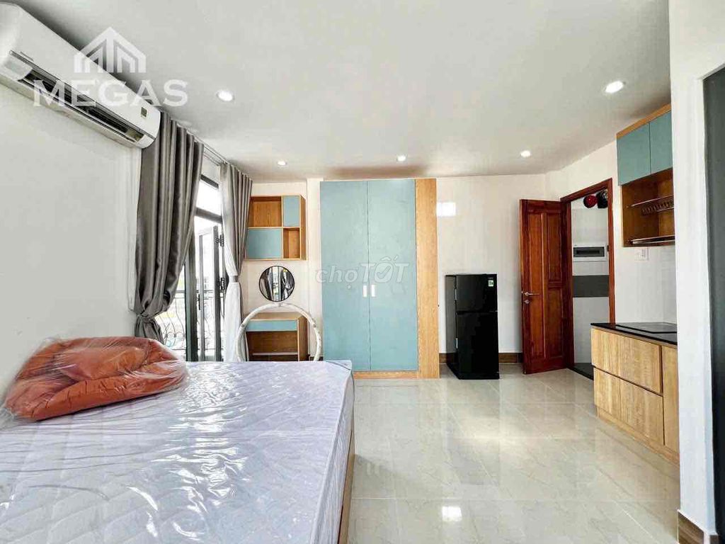 The upper-level mini apartment - full topping - pull the suitcase in is near ALSBt