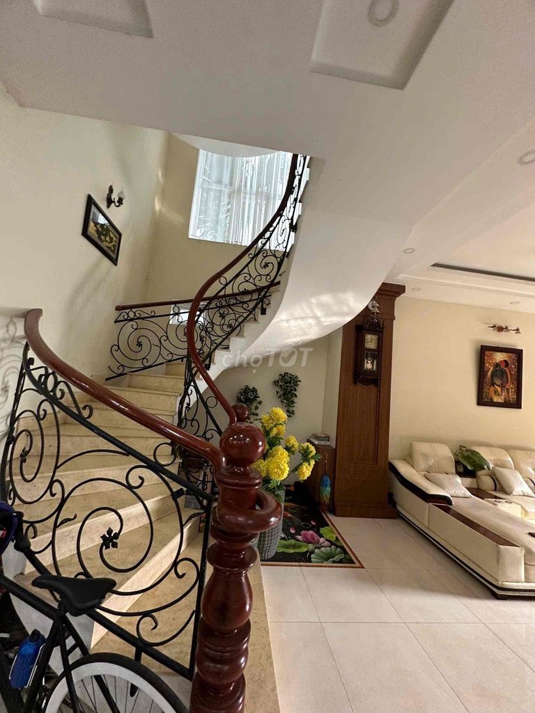 Rent the Supreme House of KAcLTIN, Area: 356 m2/40 million