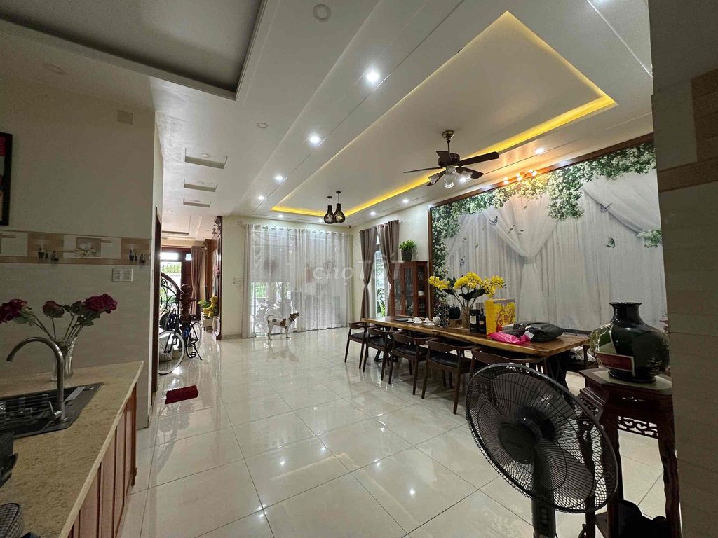 Rent the Supreme House of KAcLTIN, Area: 356 m2/40 million