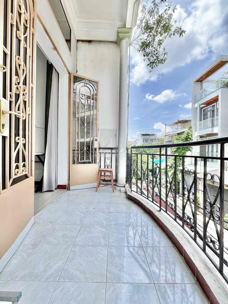 Rent Studio + balcony
