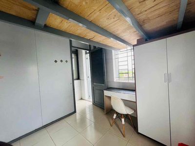 Rent the cheap room, full of Secrets, right to Ga. T3