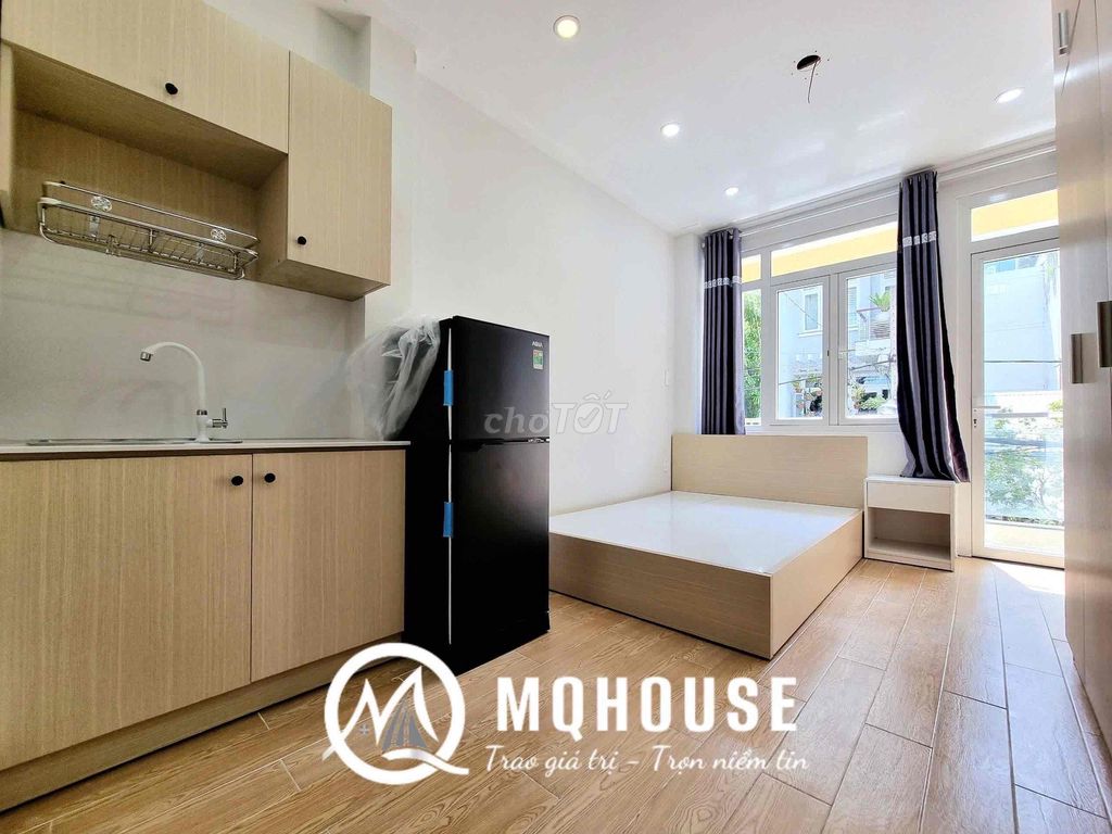 Studio full of furniture with balcony, Thành Thái – District 10