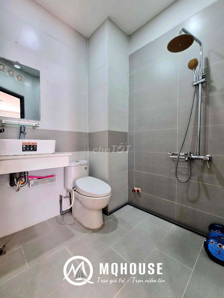 Studio full of furniture with balcony, Thành Thái – District 10