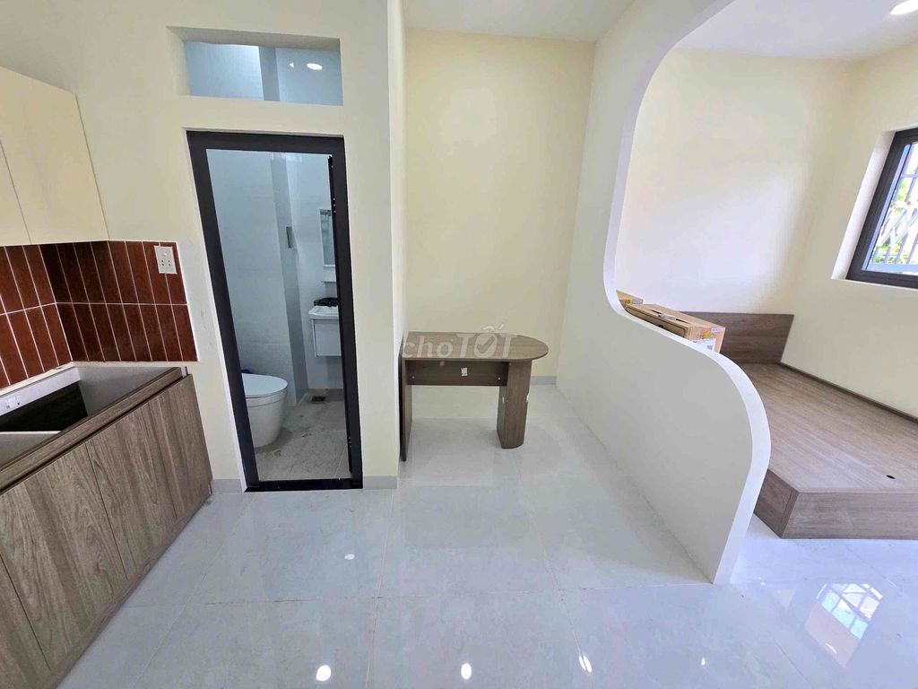 We're 100 percent home with a balcony, Lê Văn Duyệt, Bình Thạnh, next to the county.