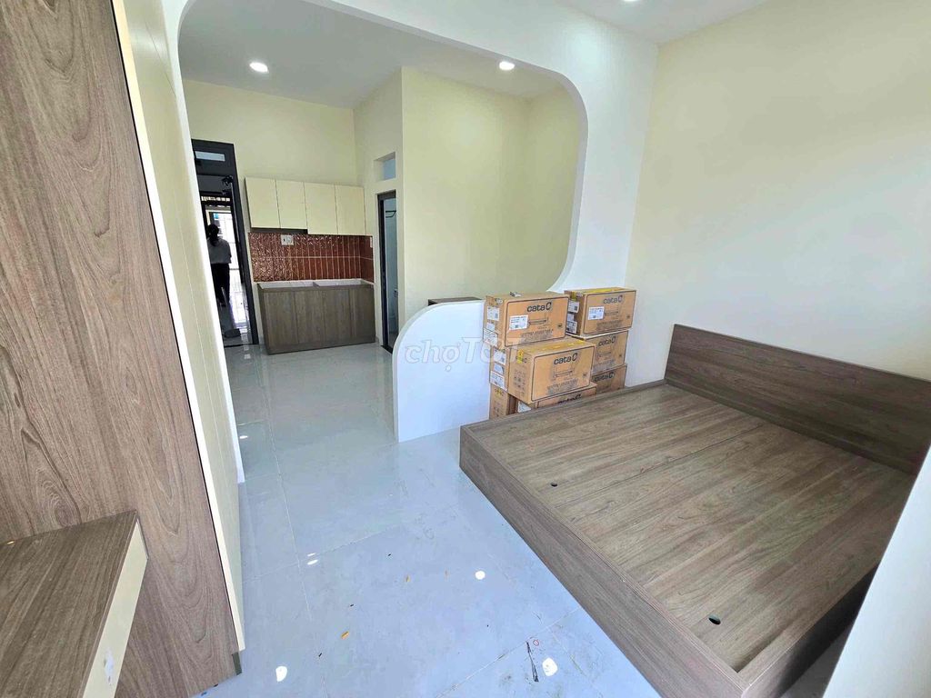 We're 100 percent home with a balcony, Lê Văn Duyệt, Bình Thạnh, next to the county.
