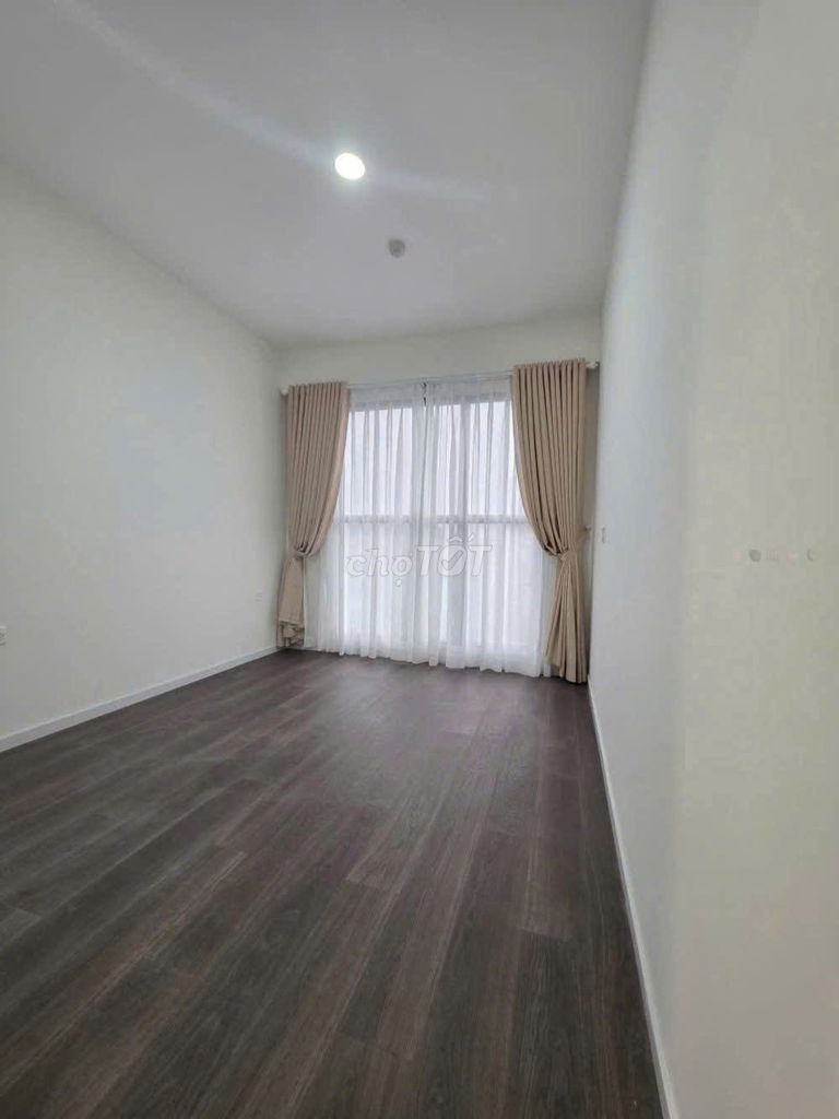 Picity building. tx13. District 12. 65 meters two bedrooms. ntcb. At 8.5 million.