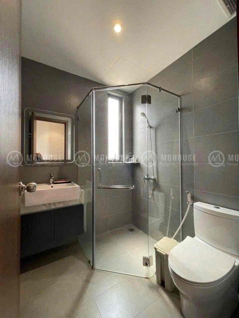 2 new bedrooms - class living space.
