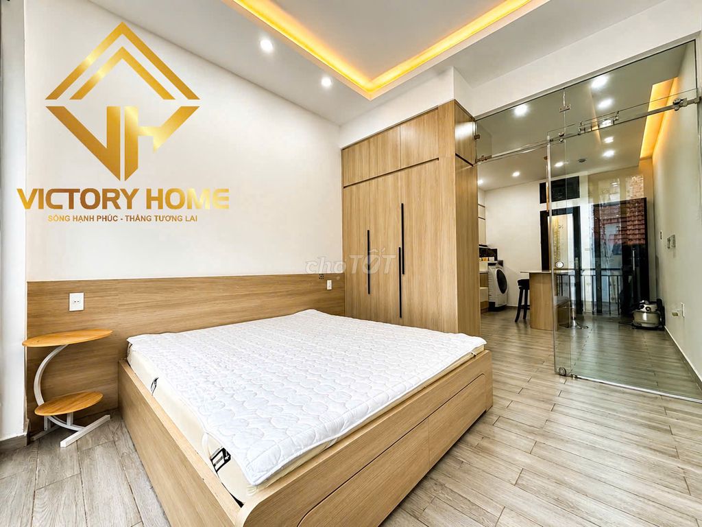 The one-and-a-half bedroom is right in the market. She understands, Phan Pian, free to go to Landmark 81.