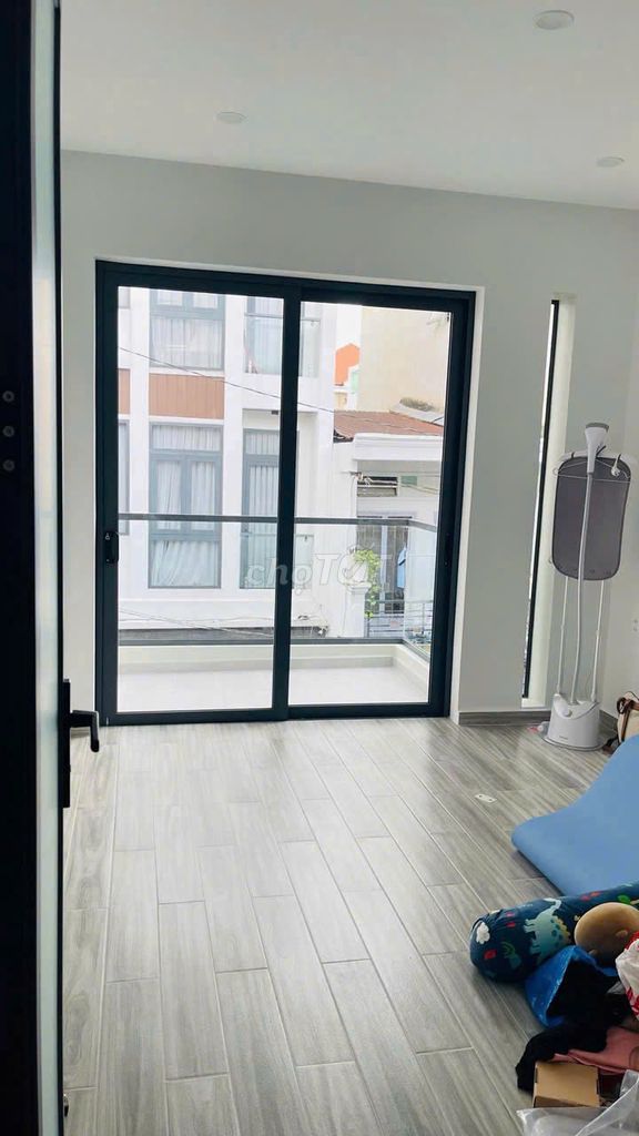 for rent: 100/40/ Lê Văn Duyệt, Bình Thạnh district.