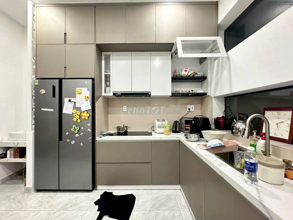 for rent: 100/40/ Lê Văn Duyệt, Bình Thạnh district.