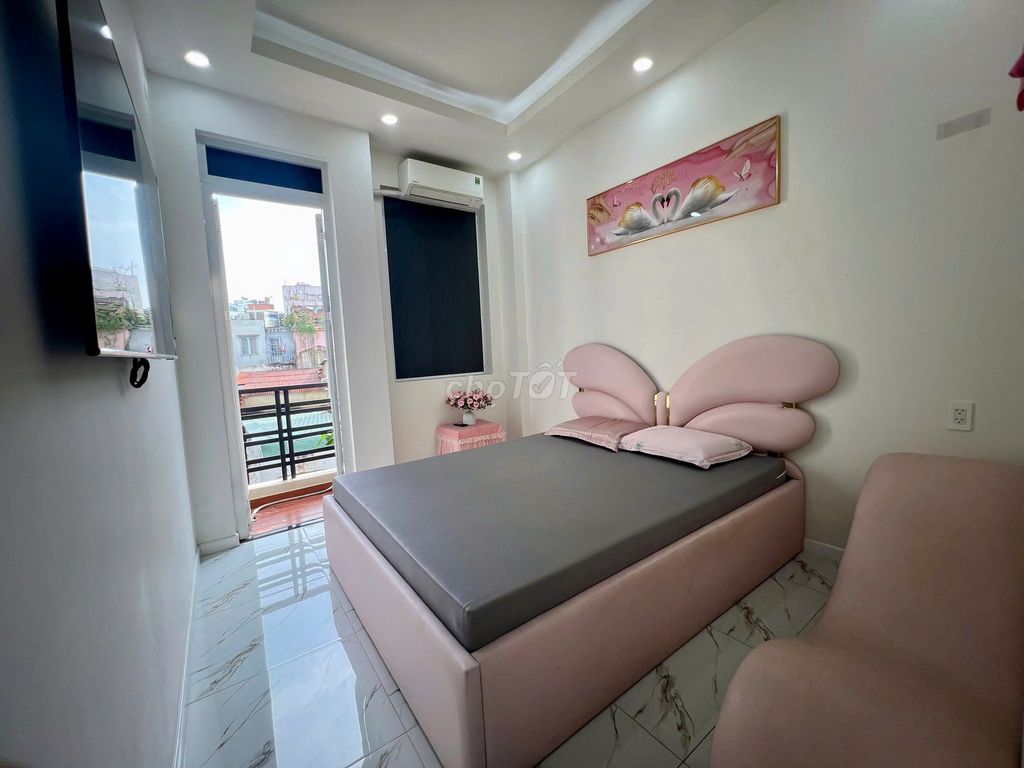 for rent: 270/ Phan Đình Phùng, Phú Nhuận district.